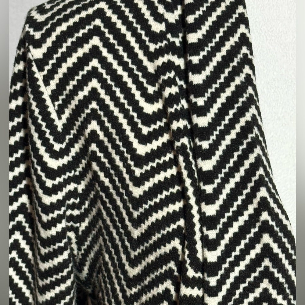Skies Are Blue Black and White Chevron Open Front Cardigan Size Large - Picture 2 of 6